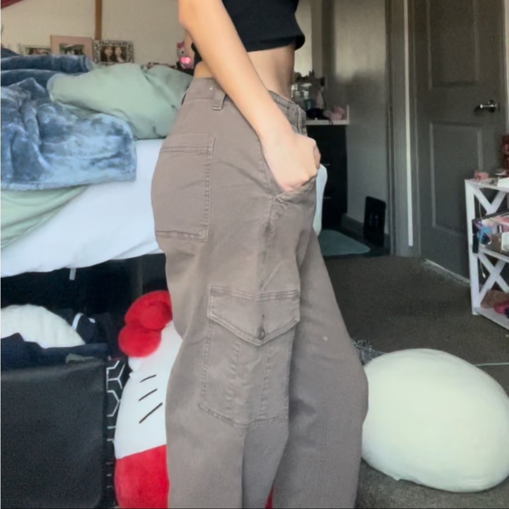 American Eagle Cargo Pants - Picture 3 of 14